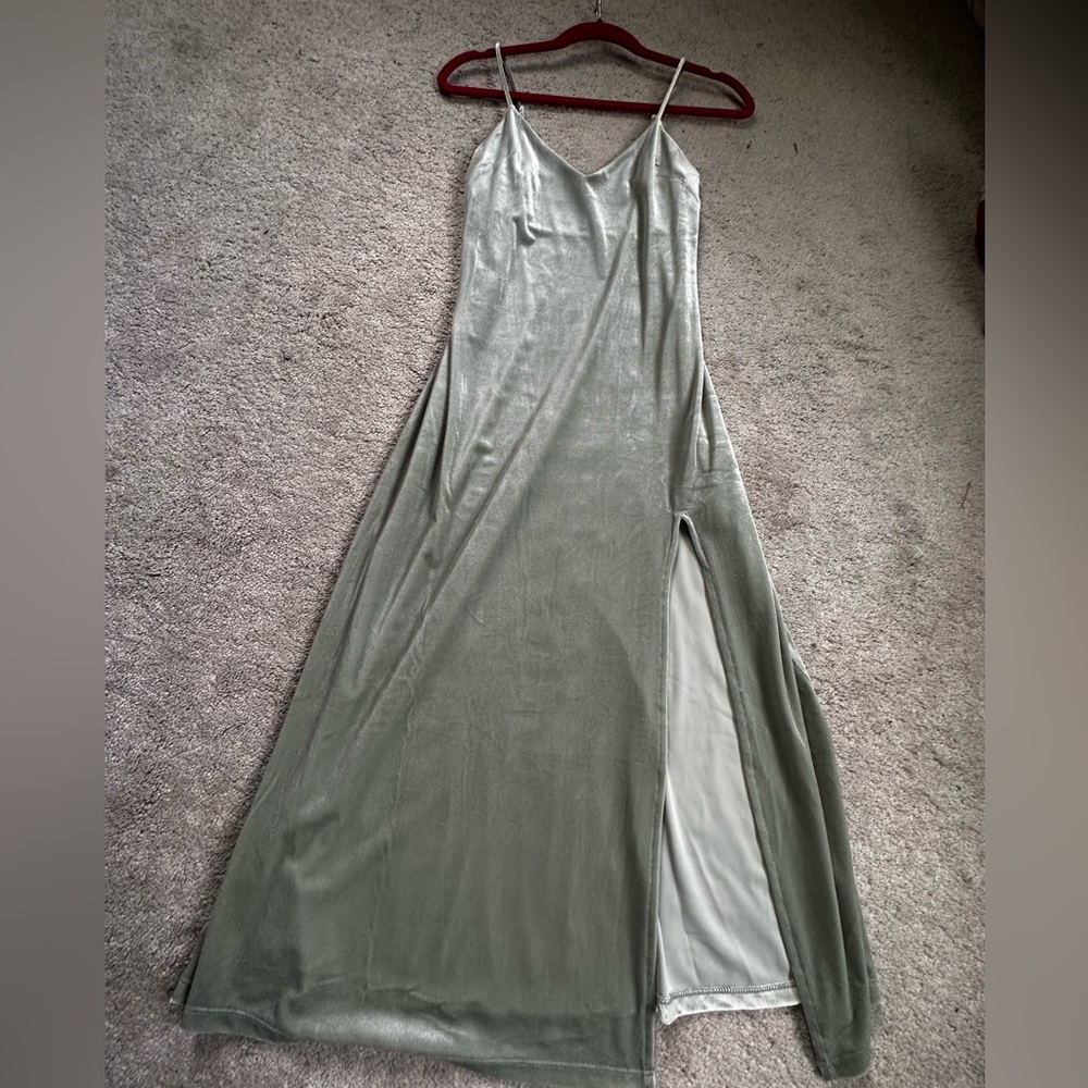 Forever 21 body con midi dress. Size medium
